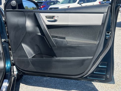 Used 2018 Toyota Corolla LE image 8