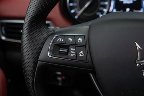 Used 2022 Maserati Levante GT image 17