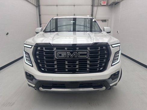 New 2025 GMC Yukon Denali Ultimate image 2