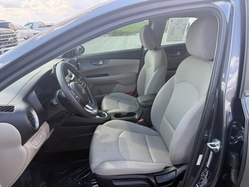 Used 2021 Kia Forte LXS image 5
