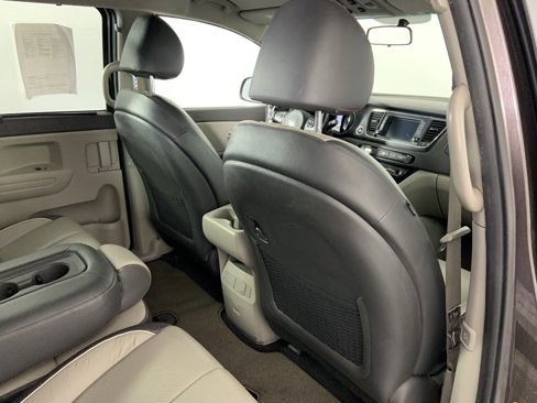 Used 2017 Kia Sedona LX w/ LX Essentials Premium Package image 23