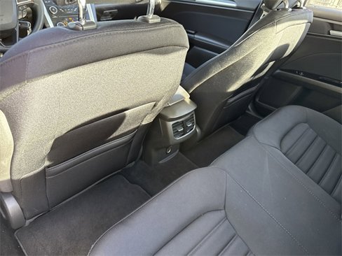 Used 2014 Ford Fusion SE image 18