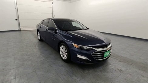 Used 2019 Chevrolet Malibu LT w/ Leather Package image 2