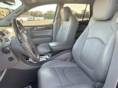 Used 2017 Buick Enclave Premium image 18