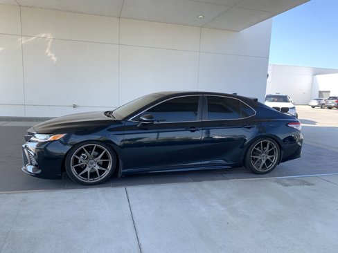Used 2019 Toyota Camry L image 8