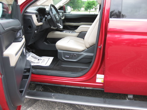 Used 2022 Ford Expedition Limited image 10