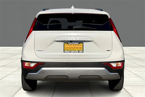 Used 2024 Kia Niro LX image 4