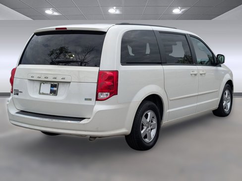 Used 2013 Dodge Grand Caravan SXT image 9