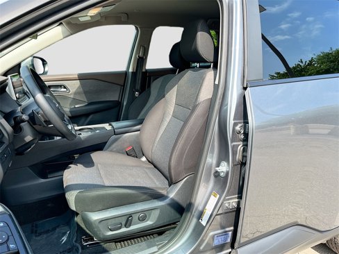 Certified 2023 Nissan Rogue SV image 18