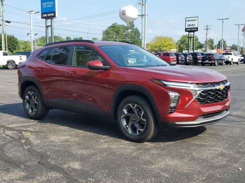 New 2025 Chevrolet Trax LT w/ Driver Confidence Package image 2