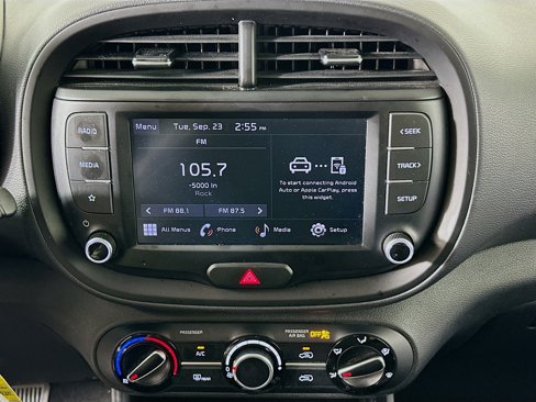 Used 2023 Kia Soul LX w/ LX Technology Package image 23