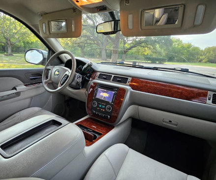Used 2013 Chevrolet Suburban LTZ image 22