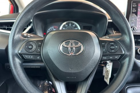 Used 2021 Toyota Corolla LE image 21