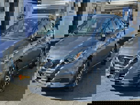 Used 2021 Nissan Versa SV image 1