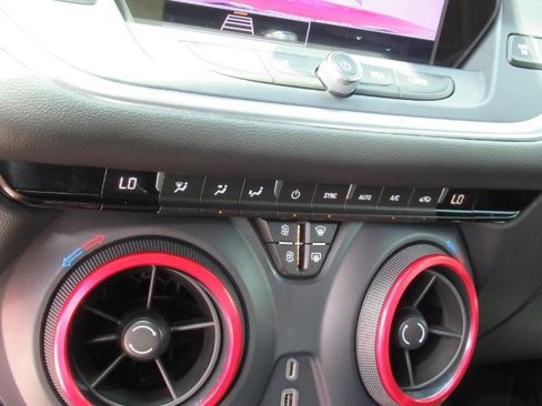 Used 2021 Chevrolet Blazer LT image 24