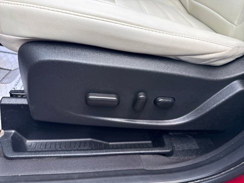 Used 2018 Ford Escape SEL w/ SEL Sport Appearance Package image 33