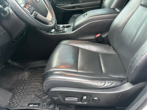 Used 2016 Toyota Highlander Limited image 5