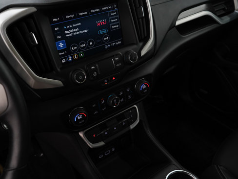 Used 2022 GMC Terrain SLT w/ Infotainment Package II image 24