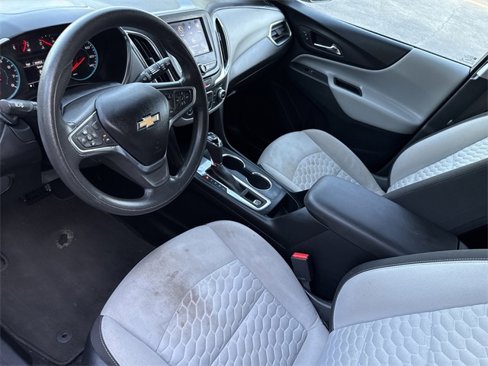 Used 2020 Chevrolet Equinox LS w/ LS Convenience Package image 4
