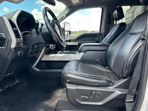 Used 2019 Ford F250 Lariat w/ Chrome Package image 9