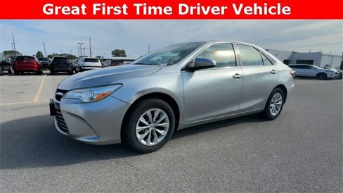 Used 2017 Toyota Camry LE image 5