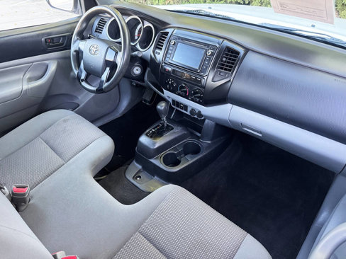 Used 2014 Toyota Tacoma 2WD Regular Cab image 9