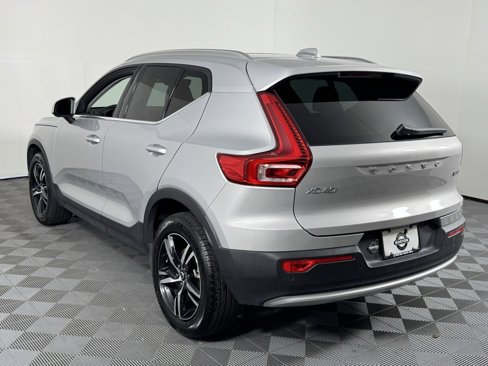 Certified 2025 Volvo XC40 B5 Core image 10