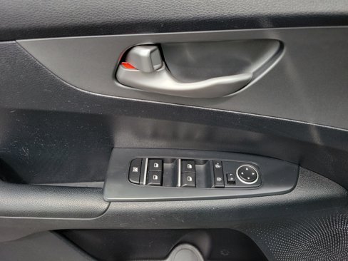 Used 2019 Kia Forte LXS image 7