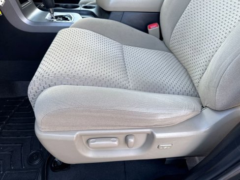 Used 2012 Toyota Tundra 4x4 CrewMax image 34