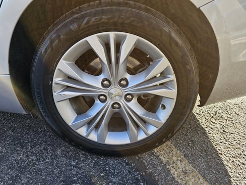 Used 2015 Chevrolet Impala LT image 11