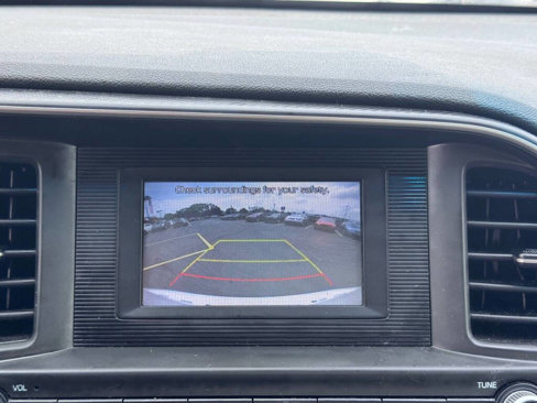 Used 2020 Hyundai Elantra SE image 5