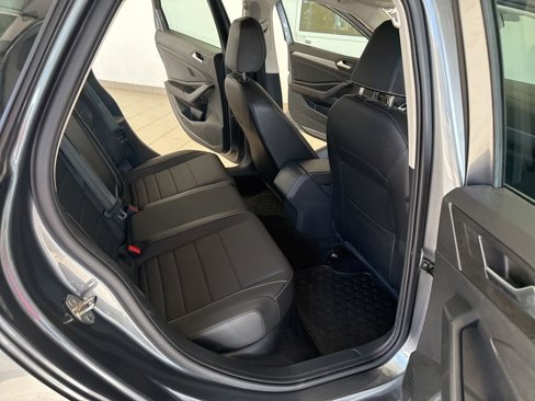 Used 2023 Volkswagen Jetta SE w/ Panoramic Sunroof Package image 16