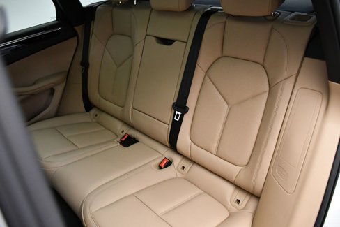 Used 2025 Porsche Macan image 45