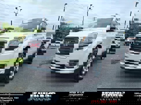 Used 2016 GMC Acadia SLE image 1