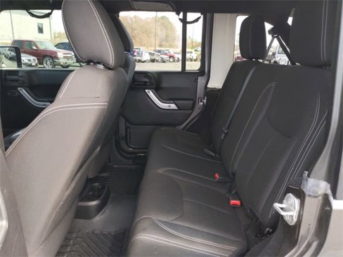 Used 2016 Jeep Wrangler Unlimited Sahara w/ Dual Top Group image 13
