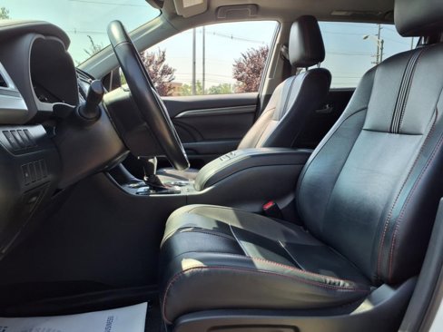 Used 2019 Toyota Highlander SE image 14