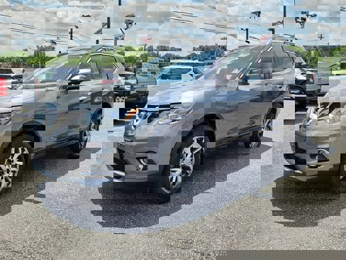 Used 2015 Nissan Rogue SL w/ SL Premium Package image 3