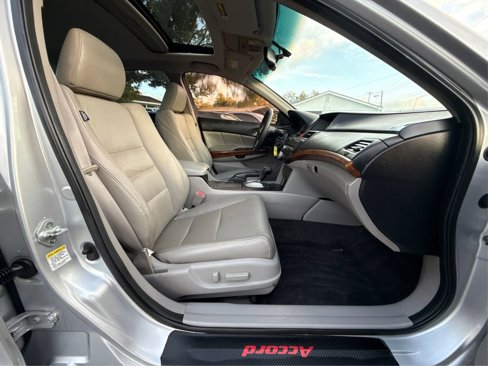 Used 2011 Honda Accord EX-L image 22