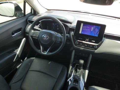 Used 2024 Toyota Corolla Cross XLE image 23