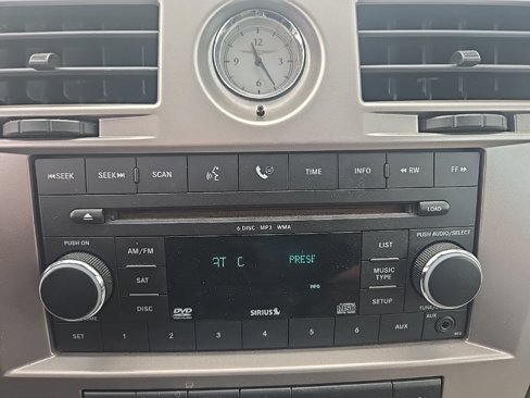Used 2009 Chrysler Sebring Touring w/ Special Touring Group image 2