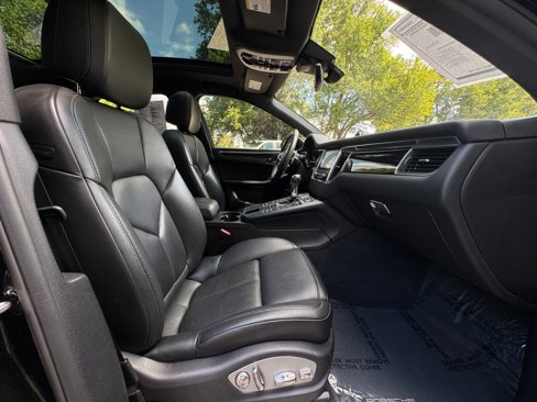 Used 2018 Porsche Macan S image 21