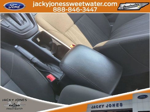 Certified 2018 Ford Focus SE w/ SE Appearance Package image 26