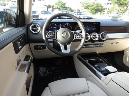 Certified 2022 Mercedes-Benz GLB 250 4MATIC image 9