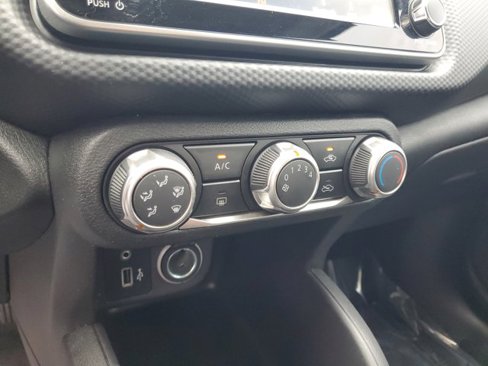 Used 2024 Nissan Kicks S image 27