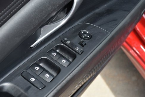 Used 2023 Hyundai Elantra Limited image 33