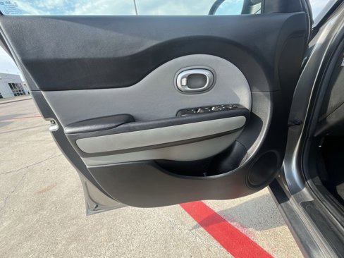 Used 2016 Kia Soul image 25