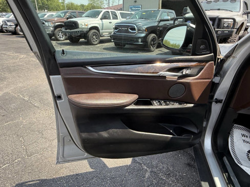 Used 2015 BMW X5 xDrive35d image 11