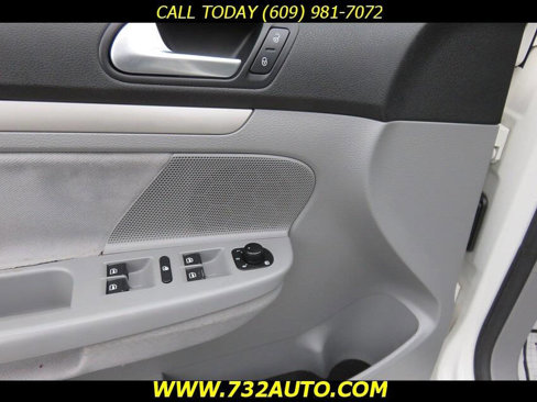 Used 2009 Volkswagen Rabbit S image 21