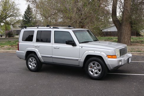 Used 2006 Jeep Commander Limited w/ Trailer Tow Group IV image 2