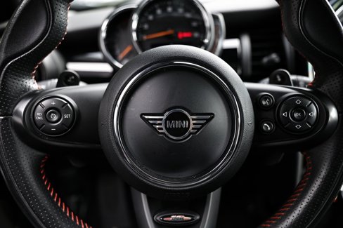 Used 2019 MINI Cooper S image 33